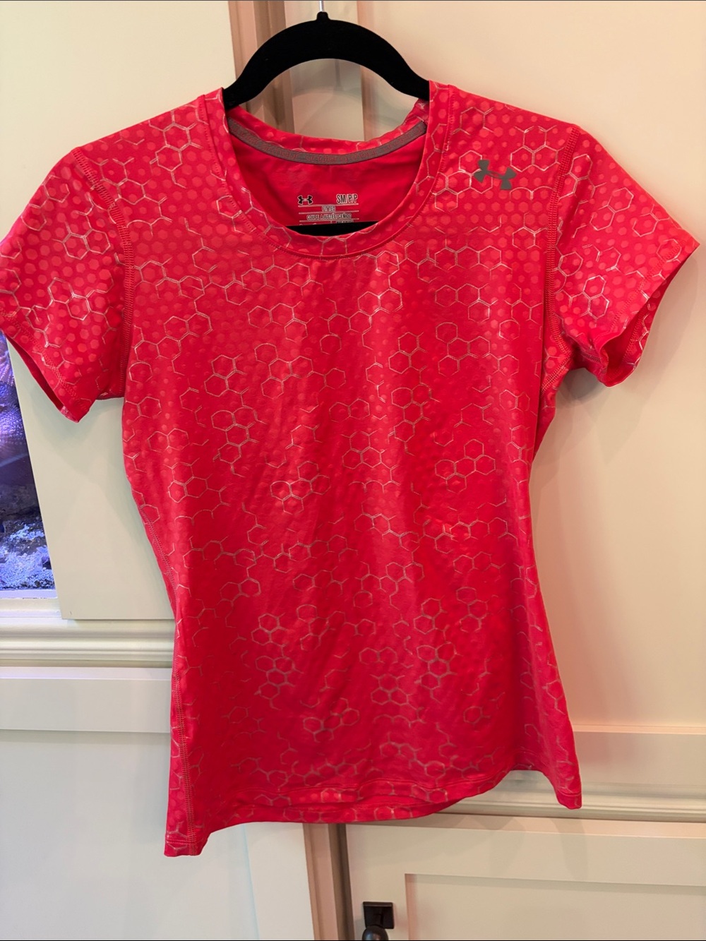 Under Armour Women’s Hot Pink Hex-Print Short Sleeve Athletic Tee